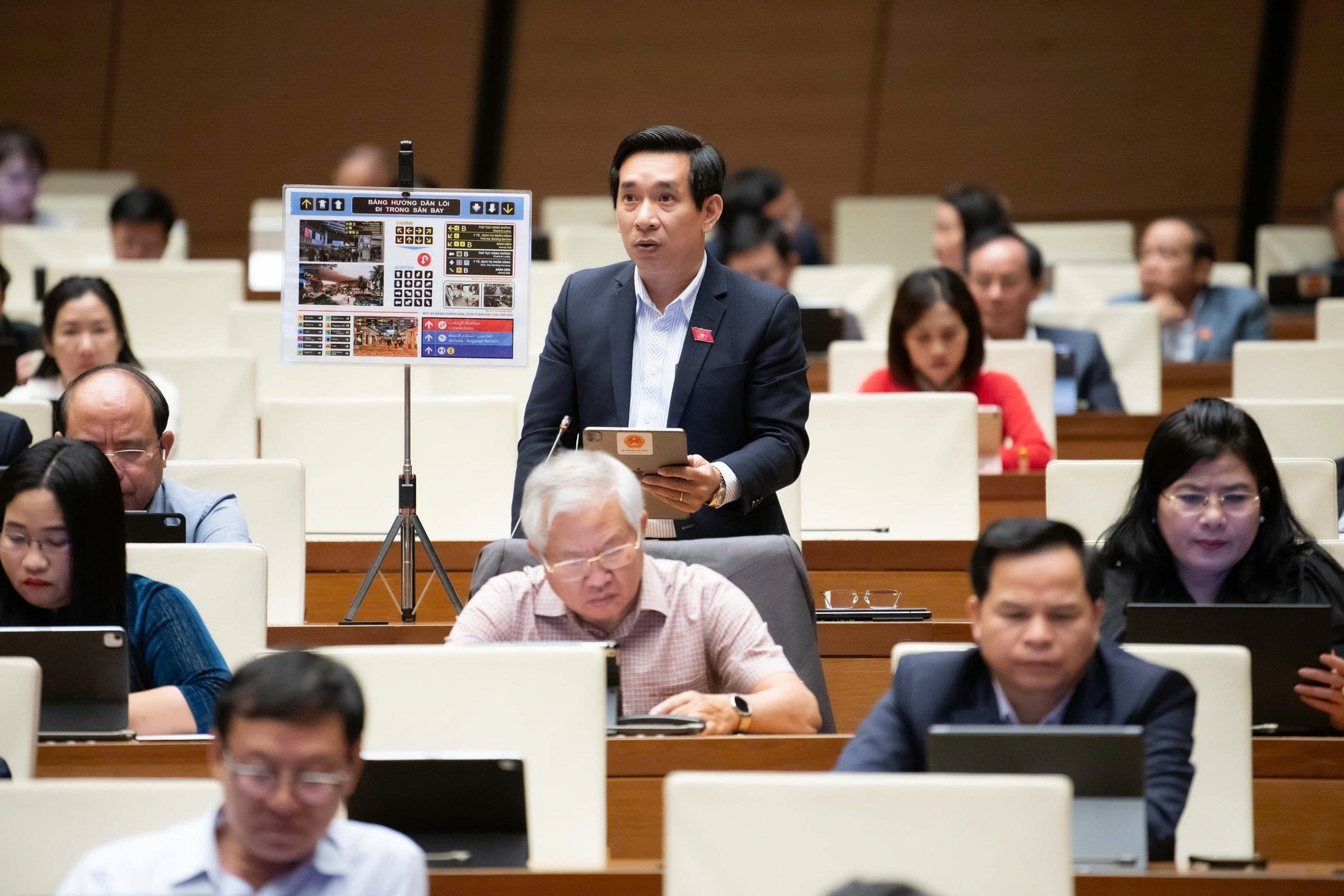 בניית נמל התעופה הבינלאומי ג'יה בין: העברת שרידים היסטוריים ותרבותיים חייבת לשמר את ערכם המקורי - תמונה 3. Xây dựng Cảng hàng không quốc tế Gia Bình: Việc di dời các di tích lịch sử, văn hóa phải bảo tồn giá trị nguyên gốc - Ảnh 3.