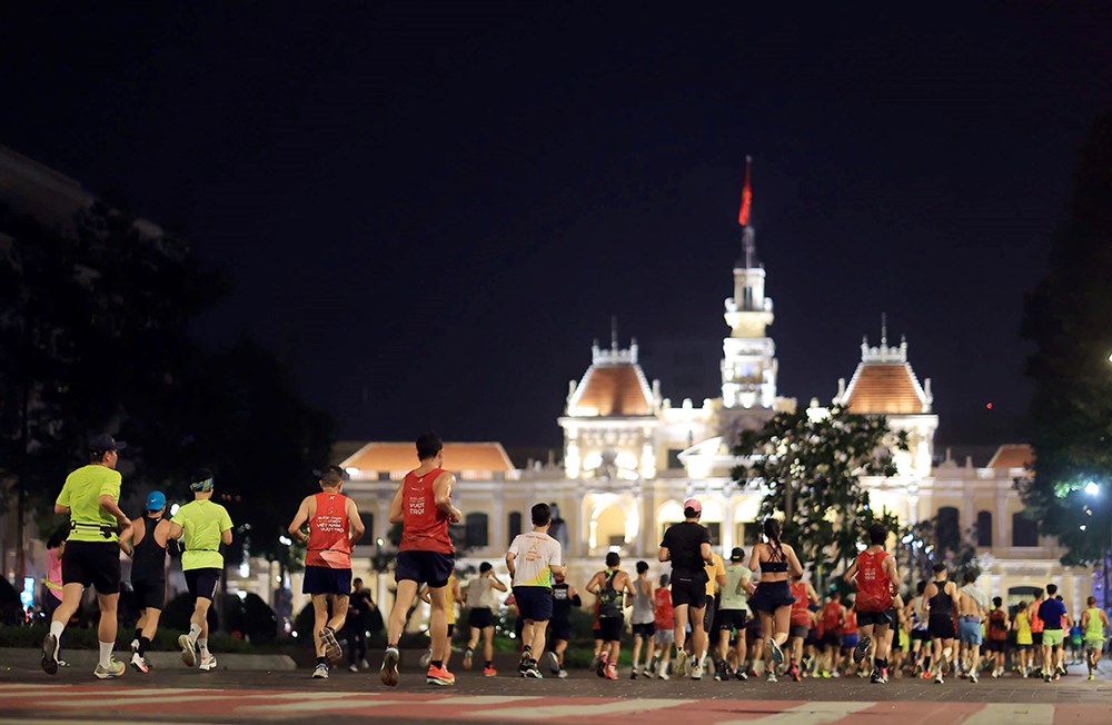 Πόλη Χο Τσι Μινχ: Ανάπτυξη τουρισμού σε συνδυασμό με τον αθλητισμό και τον πολιτισμό - Φωτογραφία 1. TP.HCM: Phát triển du lịch gắn với thể thao và văn hóa - Ảnh 1.