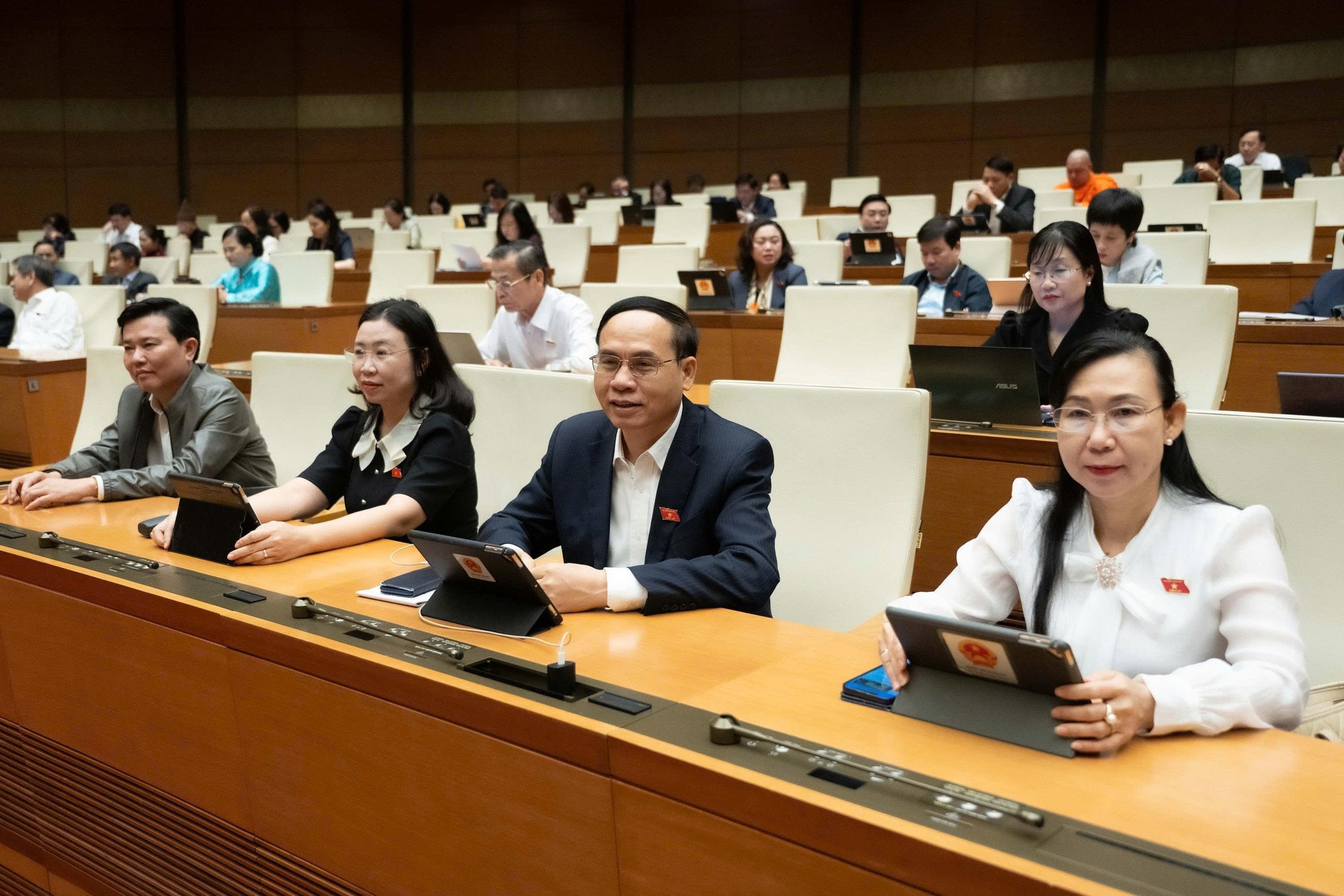 ការវិនិយោគលើគម្រោងសាងសង់អាកាសយានដ្ឋានអន្តរជាតិ Gia Binh៖ Đầu tư Dự án đầu tư xây dựng Cảng hàng không quốc tế Gia Bình: "Người dân tái định cư ở đâu sẽ được gắn với di tích ở đó" - Ảnh 5.