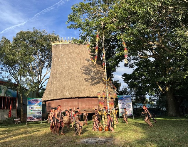 Những mô hình văn hóa truyền thống trong cộng đồng dân tộc thiểu số: Gắn kết di sản với đời sống và phát triển bền vững - Ảnh 2.