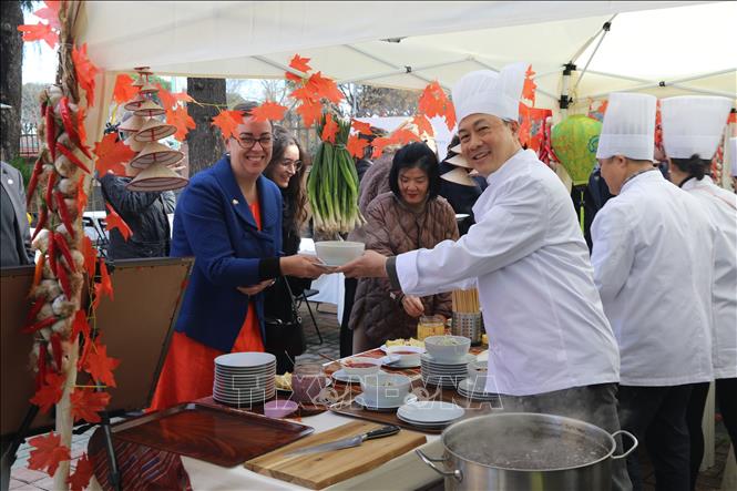 Ngày của phở (12/12): Viết nên di sản, tạo nên bản sắc - Ảnh 2. Ngày của phở (12/12): Viết nên di sản, tạo nên bản sắc - Ảnh 2.