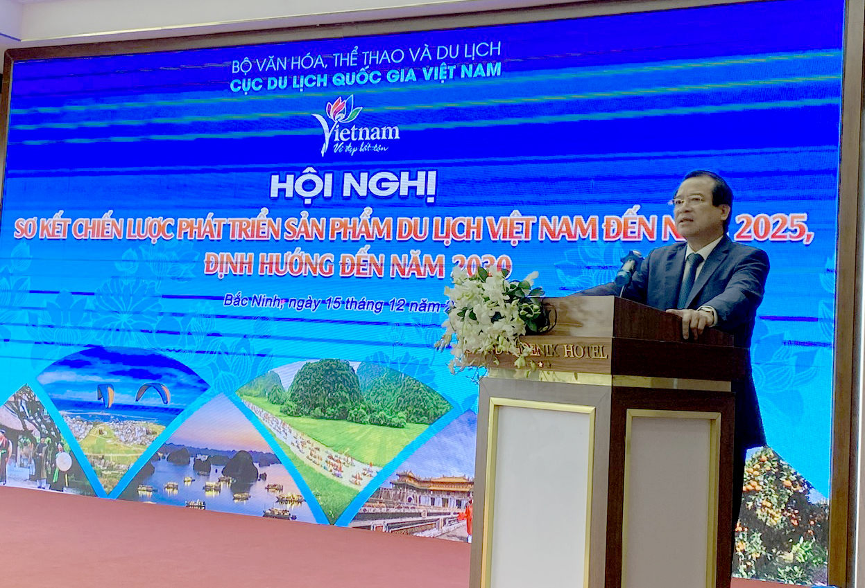 Vietnam turisztikai termékeinek fejlesztésének a fenntarthatóság és a többértékű integráció felé való orientálása az új fázisban - 1. kép. Định hướng phát triển sản phẩm du lịch Việt Nam theo hướng bền vững, tích hợp đa giá trị trong giai đoạn mới - Ảnh 1.