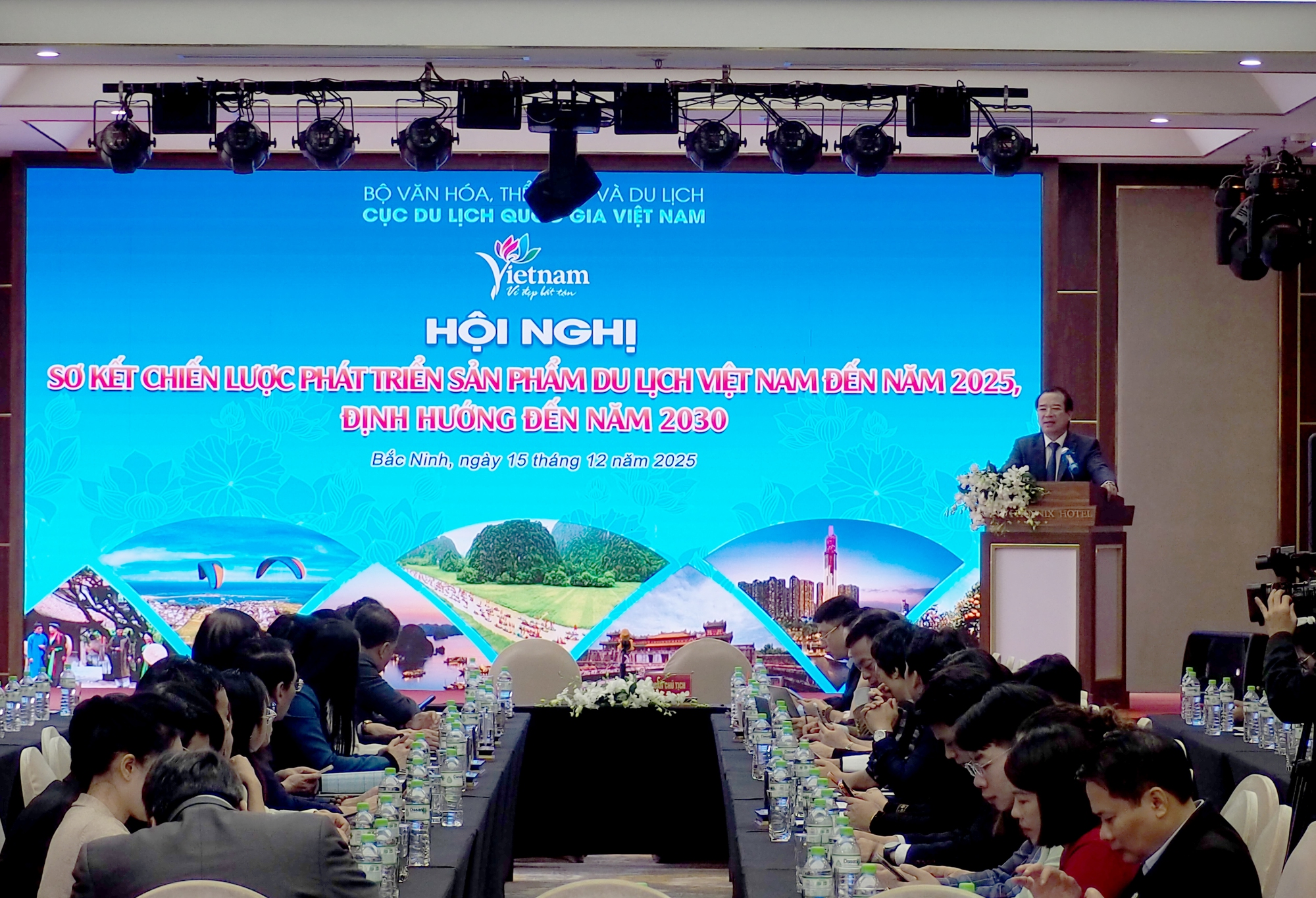 Vietnam turisztikai termékeinek fejlesztésének a fenntarthatóság és a többértékű integráció felé való orientálása az új fázisban - 3. kép. Định hướng phát triển sản phẩm du lịch Việt Nam theo hướng bền vững, tích hợp đa giá trị trong giai đoạn mới - Ảnh 3.