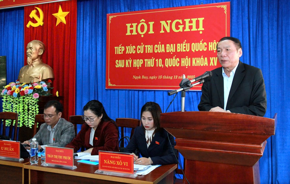 Bộ trưởng Nguyễn Văn Hùng tiếp xúc cử tri xã Ngọk Bay, tỉnh Quảng Ngãi - Ảnh 6.