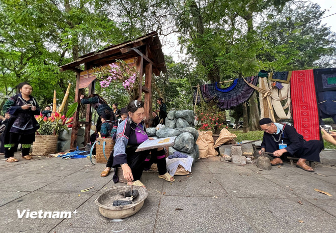 Phát triển du lịch làng nghề: Thách thức lớn trước “cuộc đua” số hóa trải nghiệm - Ảnh 2. Phát triển du lịch làng nghề: Thách thức lớn trước “cuộc đua” số hóa trải nghiệm - Ảnh 2.