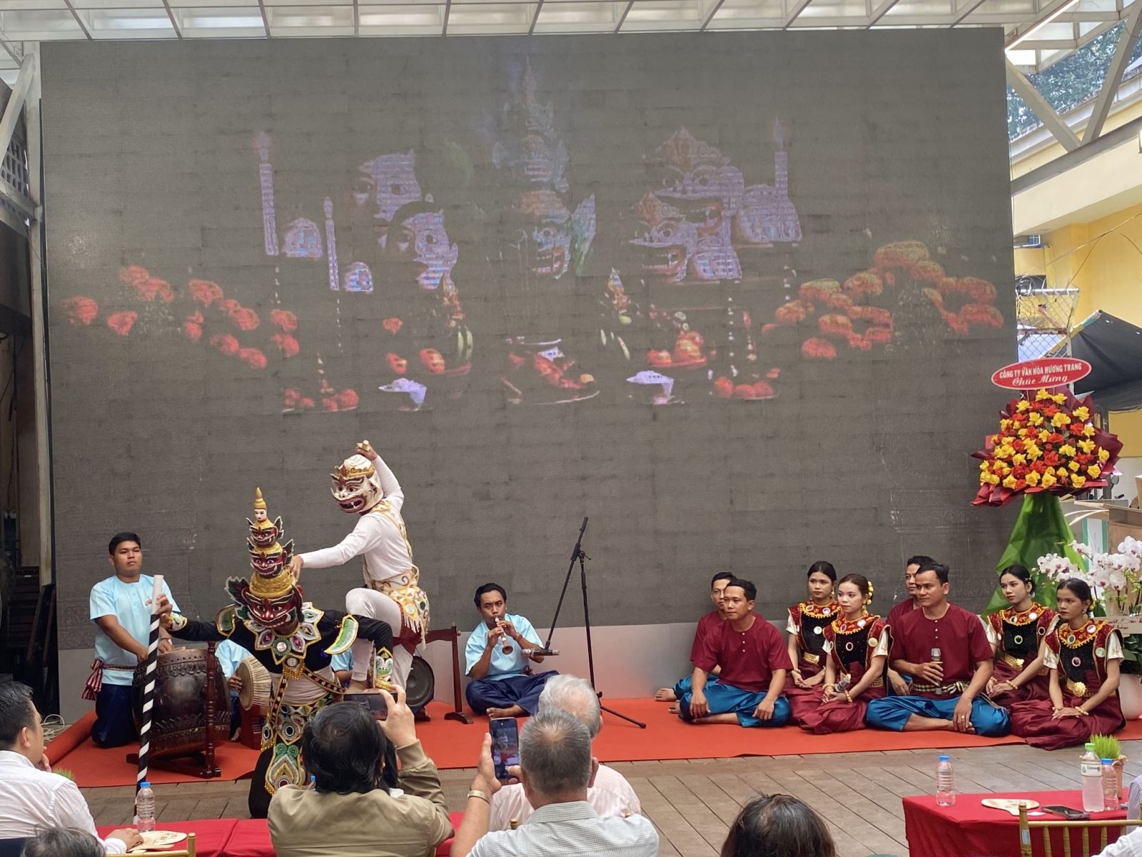 Giữ bản sắc châu thổ từ dòng sông và hạt lúa - Ảnh 3. Giữ bản sắc châu thổ từ dòng sông và hạt lúa - Ảnh 3.