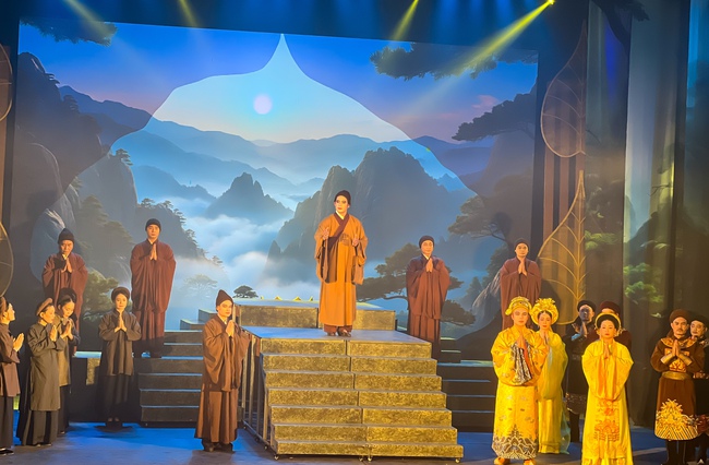 Chính thức ra mắt khán giả vở diễn xiếc và cải lương “Trần Nhân Tông” - Ảnh 5. Chính thức ra mắt khán giả vở diễn xiếc và cải lương “Trần Nhân Tông” - Ảnh 5.