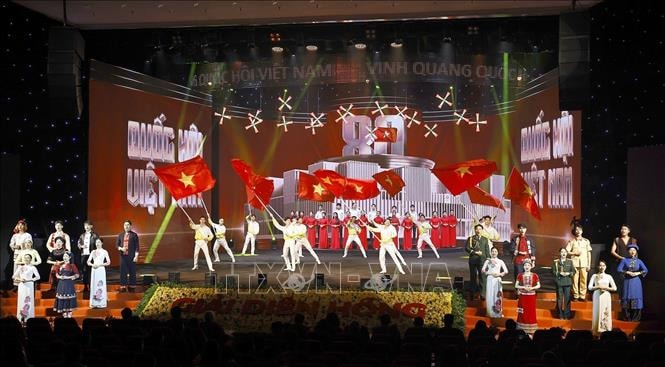 Chủ tịch Quốc hội Trần Thanh Mẫn dự tổng duyệt Lễ trao Giải Diên Hồng lần thứ tư - Ảnh 3.