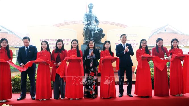 Hà Tĩnh trưng bày bản Truyện Kiều cổ nhất bằng chữ Nôm, xuất bản năm 1866 - Ảnh 1. Hà Tĩnh trưng bày bản Truyện Kiều cổ nhất bằng chữ Nôm, xuất bản năm 1866 - Ảnh 1.