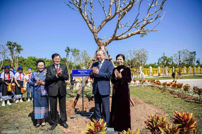 Khánh thành Công viên Hữu nghị Lào-Việt Nam: Biểu tượng mới của quan hệ đoàn kết, hữu nghị vĩ đại Việt Nam-Lào - Ảnh 4. Khánh thành Công viên Hữu nghị Lào-Việt Nam: Biểu tượng mới của quan hệ đoàn kết, hữu nghị vĩ đại Việt Nam-Lào - Ảnh 4.