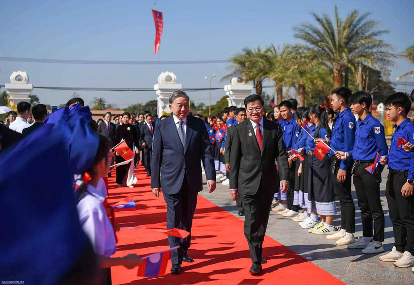 Khánh thành Công viên Hữu nghị Lào-Việt Nam: Biểu tượng mới của quan hệ đoàn kết, hữu nghị vĩ đại Việt Nam-Lào - Ảnh 1. Khánh thành Công viên Hữu nghị Lào-Việt Nam: Biểu tượng mới của quan hệ đoàn kết, hữu nghị vĩ đại Việt Nam-Lào - Ảnh 1.