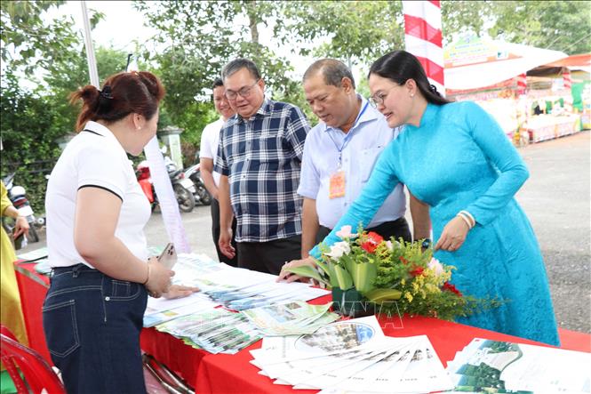 Làm giàu đời sống văn hóa cơ sở trong kỷ nguyên mới - Ảnh 2.