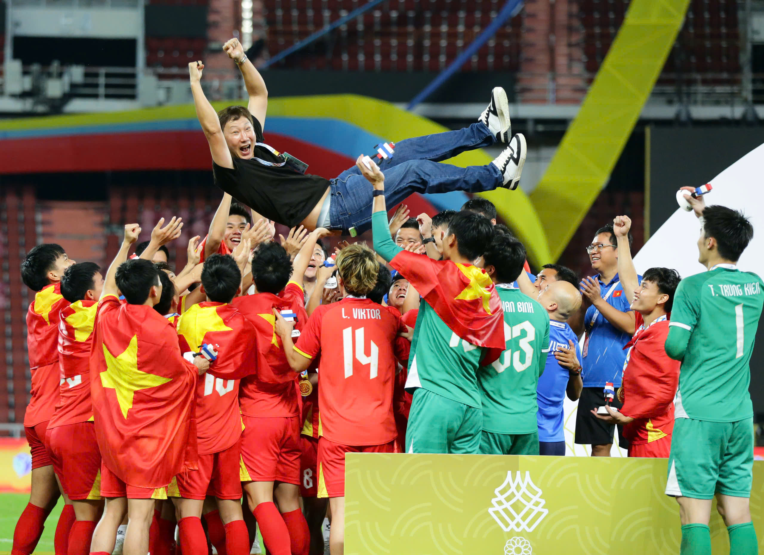 U22 Việt Nam tại SEA Games 33: Hành trình của bản lĩnh, danh dự và một tập thể không bỏ cuộc - Ảnh 4. U22 Việt Nam tại SEA Games 33: Hành trình của bản lĩnh, danh dự và một tập thể không bỏ cuộc - Ảnh 4.