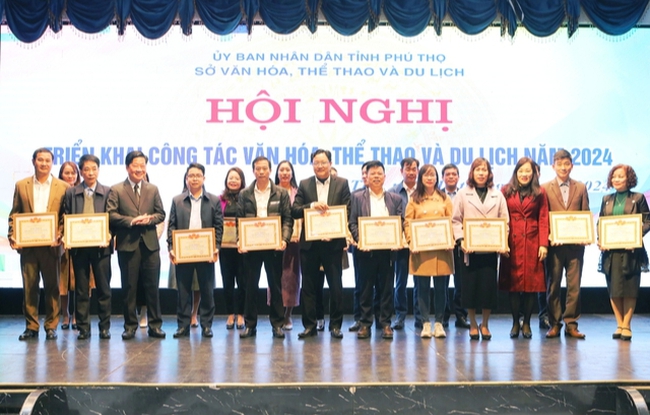 Ngành VHTTDL Phú Thọ: Tổ chức Phong trào thi đua cao điểm tăng tốc, bứt phá hoàn thành thắng lợi các mục tiêu - Ảnh 1. Ngành VHTTDL Phú Thọ: Tổ chức Phong trào thi đua cao điểm tăng tốc, bứt phá hoàn thành thắng lợi các mục tiêu - Ảnh 1.