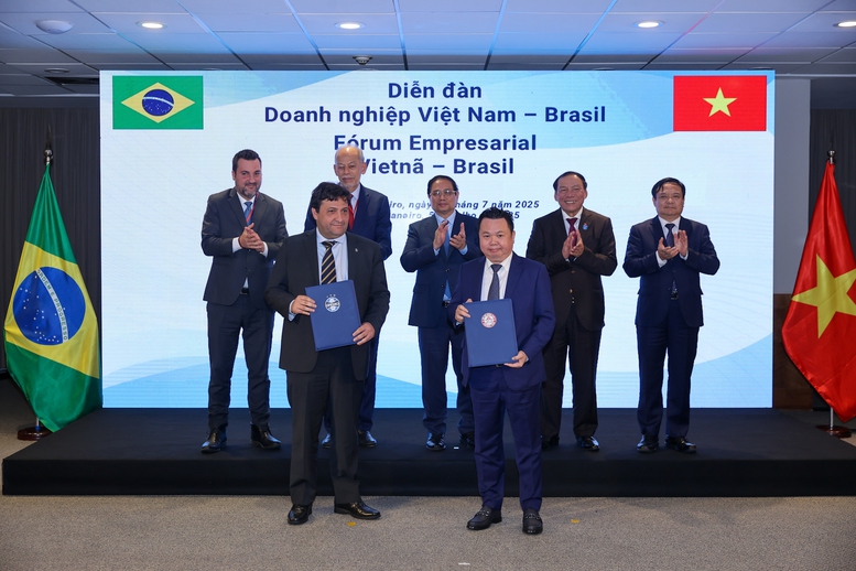 Bóng đá Việt Nam: Công tác đối ngoại và quan hệ quốc tế ghi dấu bước tiến quan trọng trong năm 2025 - Ảnh 2. Bóng đá Việt Nam: Công tác đối ngoại và quan hệ quốc tế ghi dấu bước tiến quan trọng trong năm 2025 - Ảnh 2.