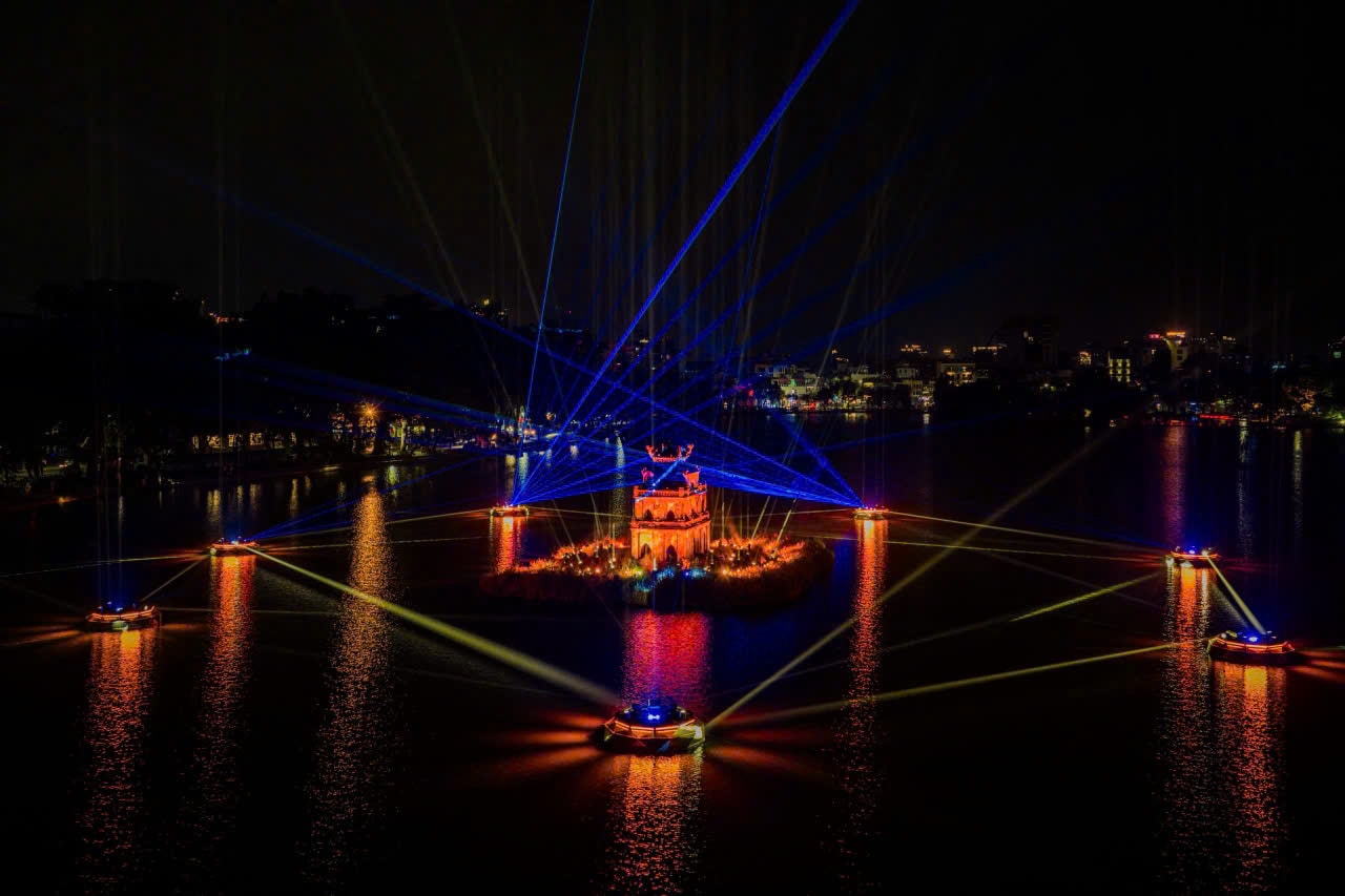 Đặc sắc, sôi động chuỗi chương trình nghệ thuật chào năm mới 2026 tại Hà Nội - Ảnh 2.