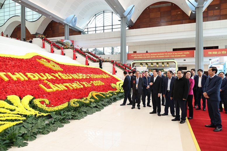 Thủ tướng: Tổ chức Đại hội Thi đua yêu nước toàn quốc lần thứ XI trang trọng, nghiêm túc, vui tươi, lành mạnh, đặc sắc, có tính lan tỏa cao - Ảnh 4.