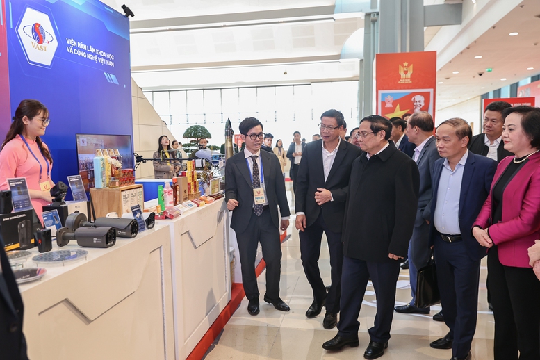 Thủ tướng: Tổ chức Đại hội Thi đua yêu nước toàn quốc lần thứ XI trang trọng, nghiêm túc, vui tươi, lành mạnh, đặc sắc, có tính lan tỏa cao - Ảnh 5.