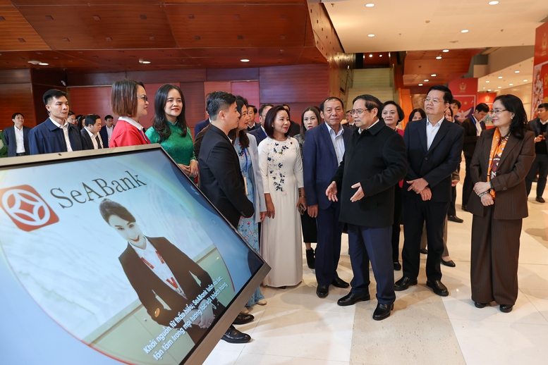 Thủ tướng: Tổ chức Đại hội Thi đua yêu nước toàn quốc lần thứ XI trang trọng, nghiêm túc, vui tươi, lành mạnh, đặc sắc, có tính lan tỏa cao - Ảnh 7.