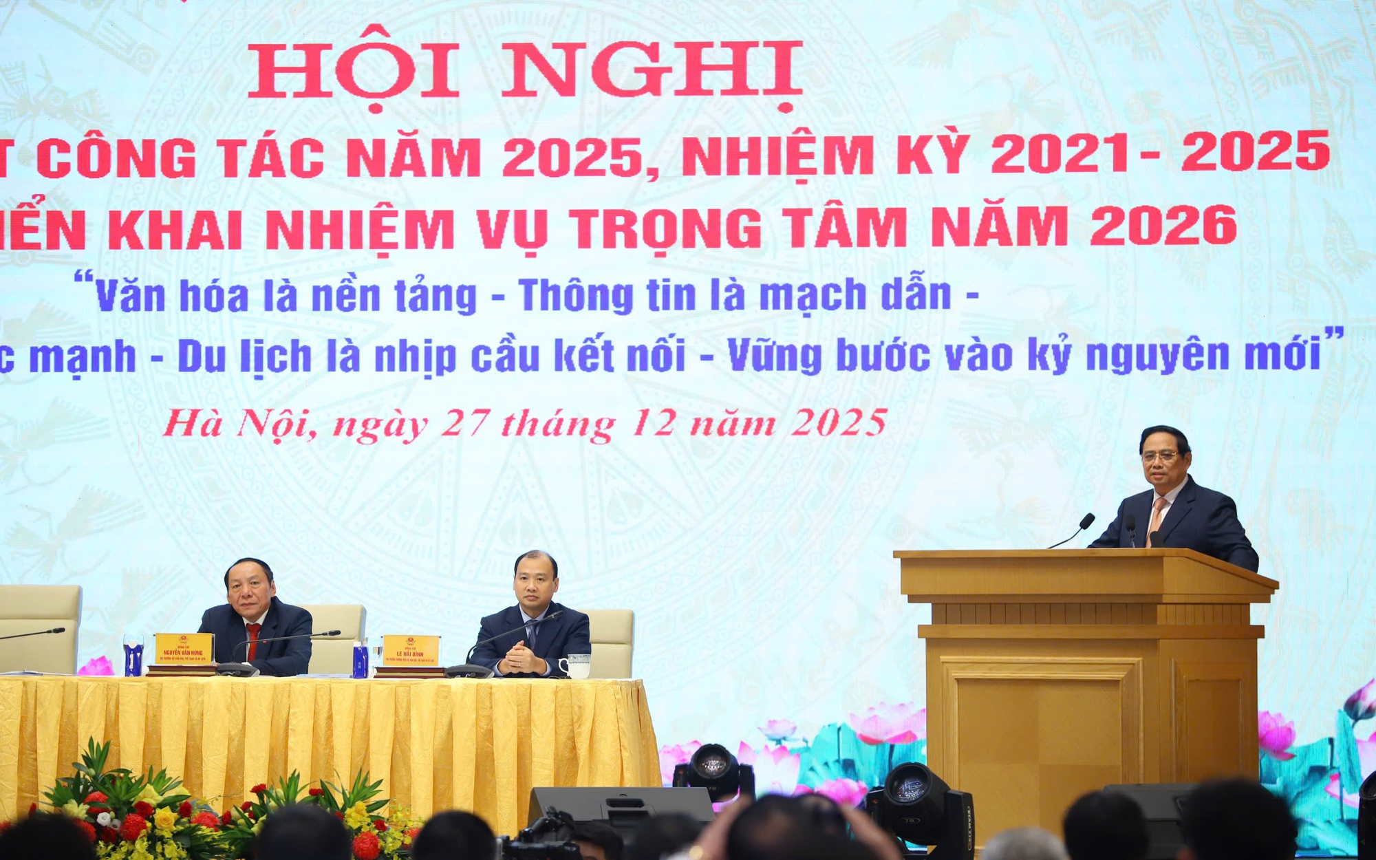 Thủ tướng: Văn hóa thẩm thấu - truyền thông lan tỏa - thể thao vươn tầm - du lịch đột phá"; kiến tạo không gian phát triển văn hóa, thể thao, du lịch trong kỷ nguyên mới