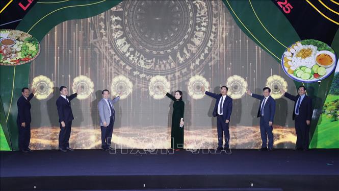 Khai mạc Liên hoan ẩm thực du lịch Ninh Bình năm 2025 - Ảnh 1.