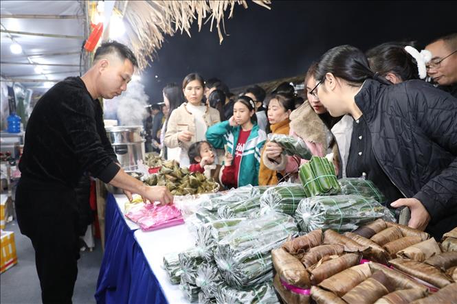 Khai mạc Liên hoan ẩm thực du lịch Ninh Bình năm 2025 - Ảnh 2.