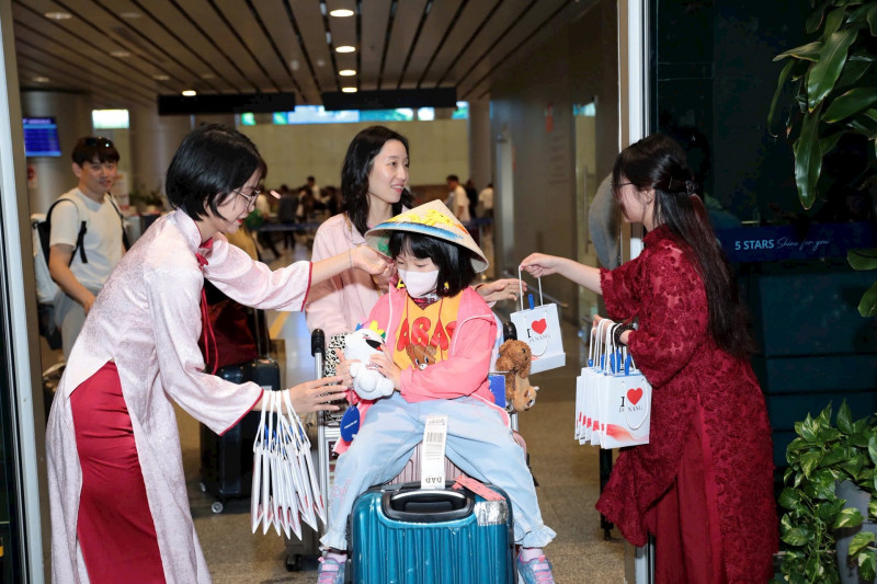 11 tháng, Đà Nẵng phục vụ 16,5 triệu lượt khách lưu trú - Ảnh 1. 11 tháng, Đà Nẵng phục vụ 16,5 triệu lượt khách lưu trú - Ảnh 1.