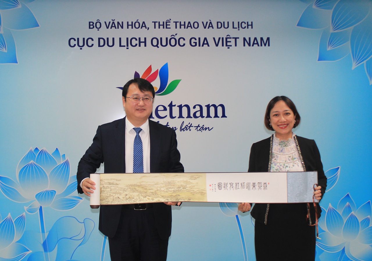 Promoção da cooperação turística e do intercâmbio turístico entre o Vietname e Jilin (China) - Foto 6. Thúc đẩy hợp tác du lịch và trao đổi khách giữa Việt Nam và Cát Lâm (Trung Quốc) - Ảnh 6.