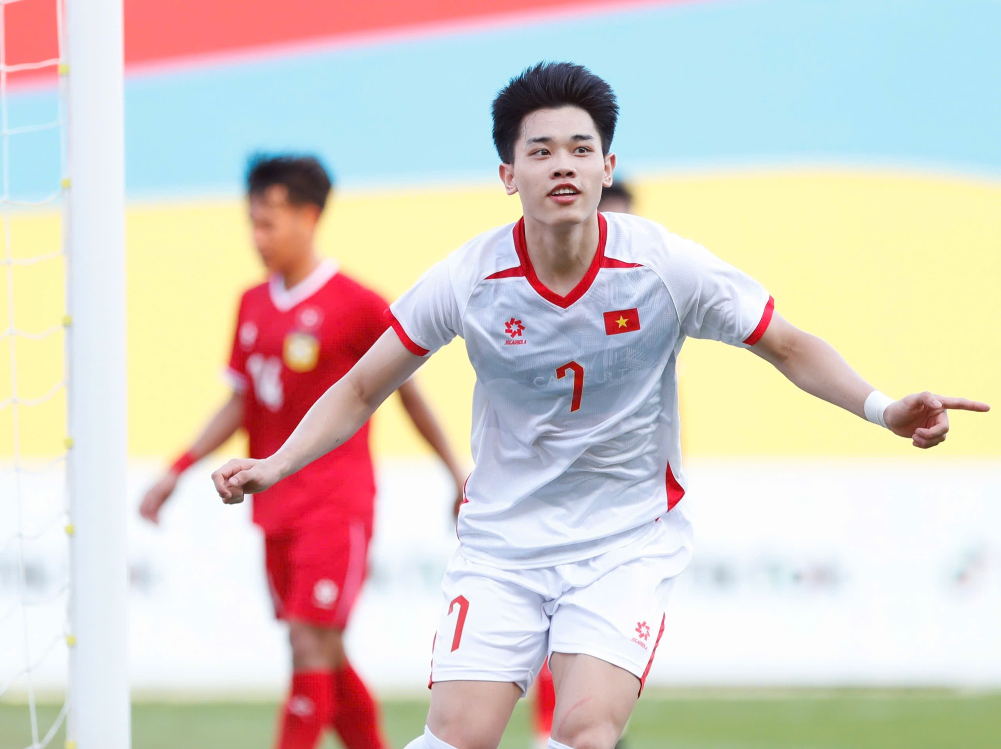 Thắng U22 Lào 2-1, U22 Việt Nam khởi đầu suôn sẻ tại SEA Games 33 - Ảnh 1. Thắng U22 Lào 2-1, U22 Việt Nam khởi đầu suôn sẻ tại SEA Games 33 - Ảnh 1.