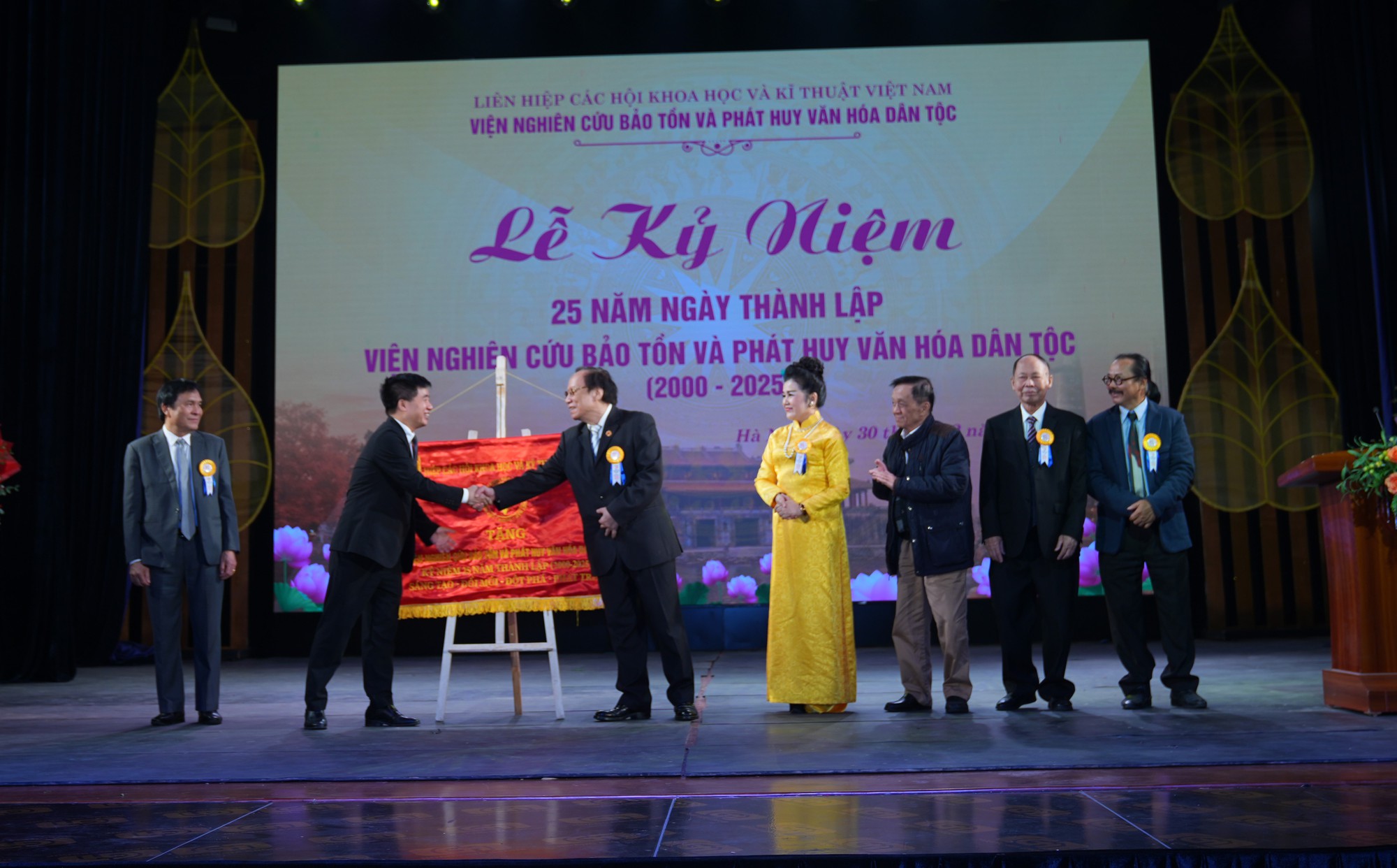 25 năm vì sự nghiệp bảo tồn và phát huy văn hóa dân tộc - Ảnh 1.