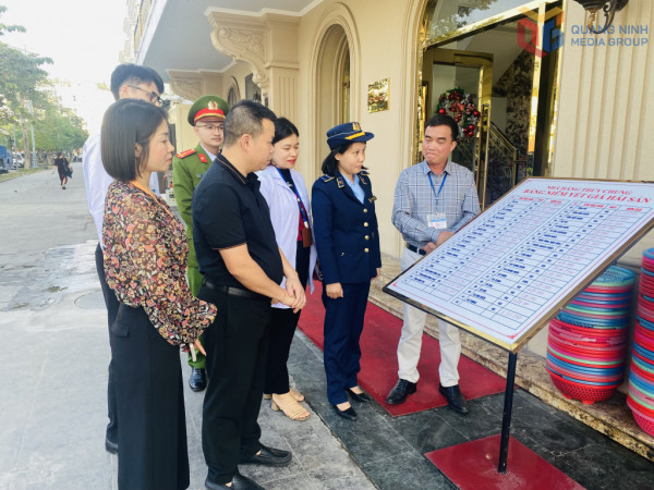 Quảng Ninh: Tăng cường phổ biến pháp luật trong hoạt động du lịch - Ảnh 3. Quảng Ninh: Tăng cường phổ biến pháp luật trong hoạt động du lịch - Ảnh 3.