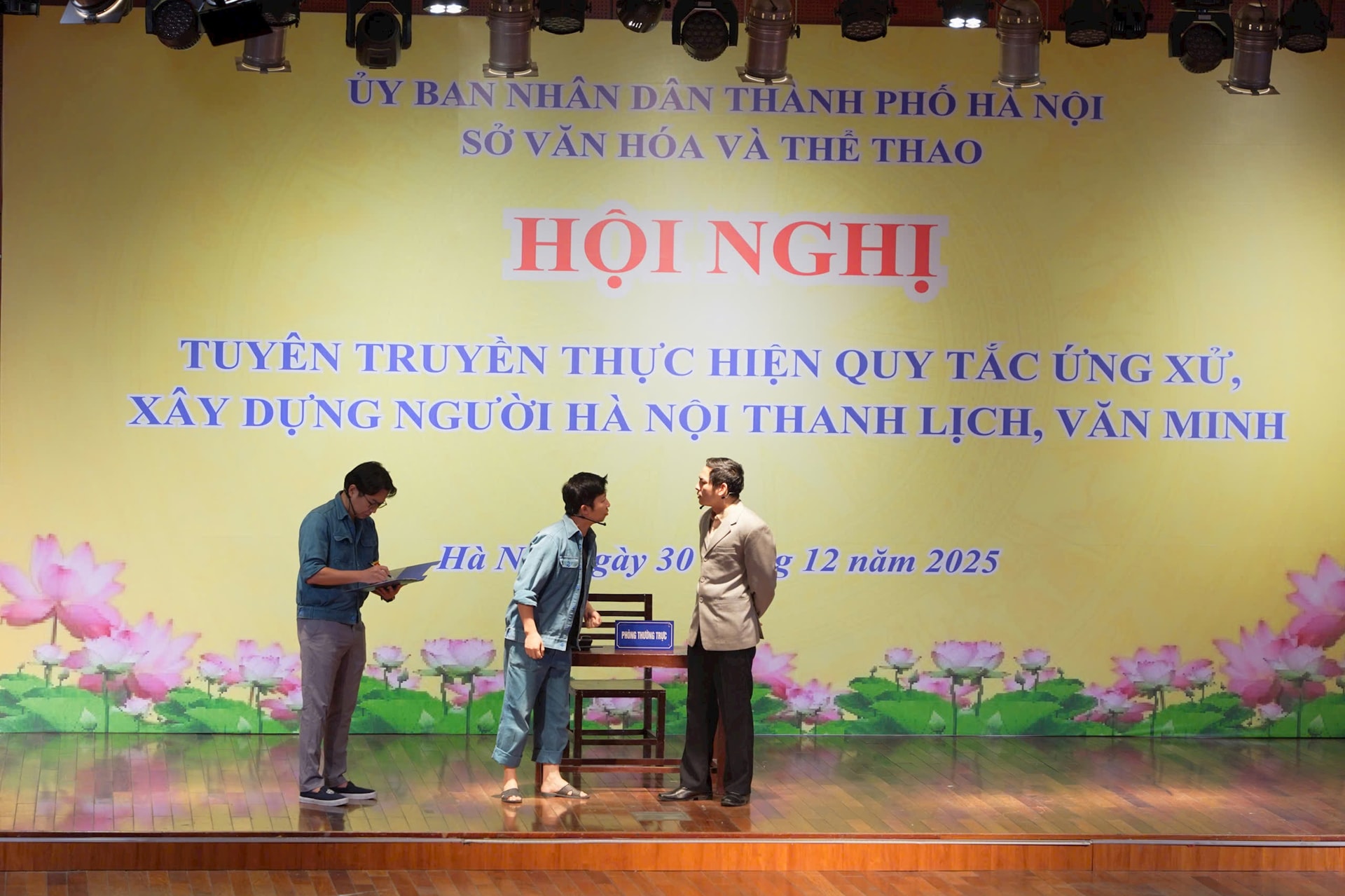 Đổi mới tuyên truyền Quy tắc ứng xử, xây dựng Người Hà Nội thanh lịch, văn minh - Ảnh 1.