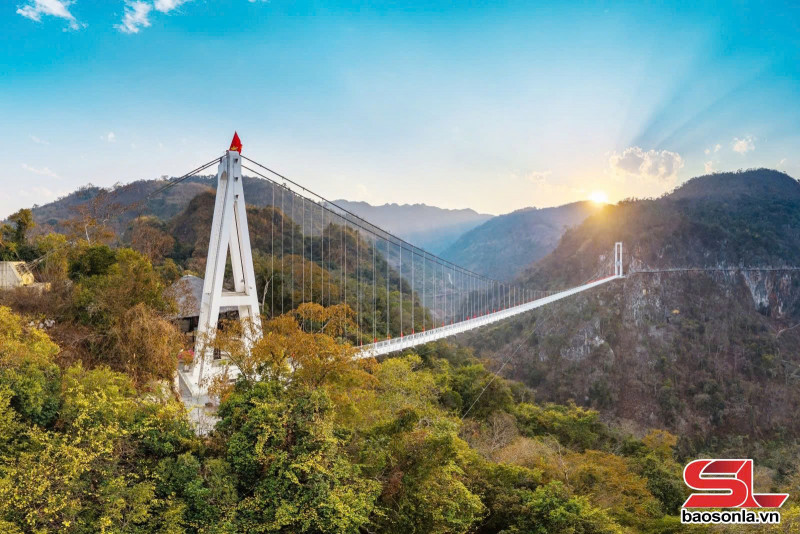 ซอนลา: การแก้ไขปัญหาการพัฒนาการท่องเที่ยวในพื้นที่ม็อกจาวและวันโฮ - ภาพที่ 1 Sơn La: Tháo gỡ khó khăn trong phát triển du lịch khu vực Mộc Châu, Vân Hồ - Ảnh 1.