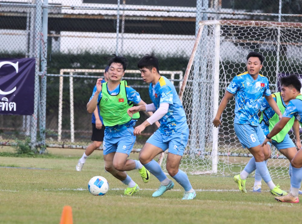 U22 Việt Nam nỗ lực chuẩn bị chu toàn cho trận đấu với U22 Malaysia - Ảnh 1.