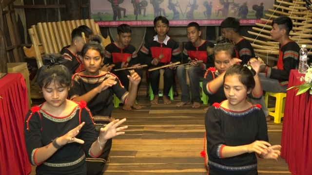 Nhiều địa phương khôi phục lễ hội truyền thống gắn với khai thác sản phẩm du lịch - Ảnh 2. Nhiều địa phương khôi phục lễ hội truyền thống gắn với khai thác sản phẩm du lịch - Ảnh 2.