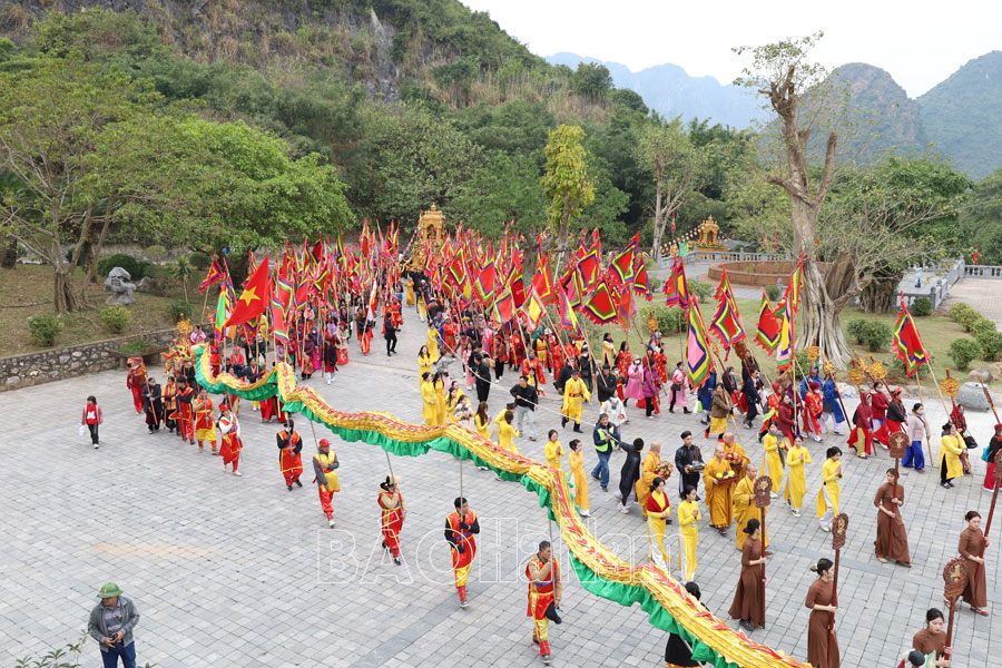 Hà Nam: Lễ hội đầu năm, truyền thống và sáng tạo - Ảnh 1.