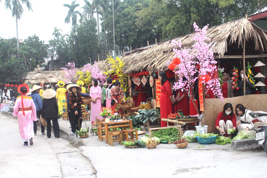 Hà Nam: Lễ hội đầu năm, truyền thống và sáng tạo - Ảnh 2.