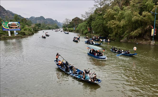 Tạo sức bật để du lịch Việt Nam đạt mục tiêu của năm 2025 - Ảnh 2.