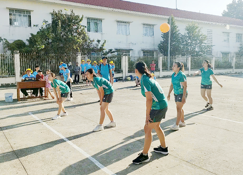 An Giang phát triển phong trào môn bóng chuyền hơi - Ảnh 2.