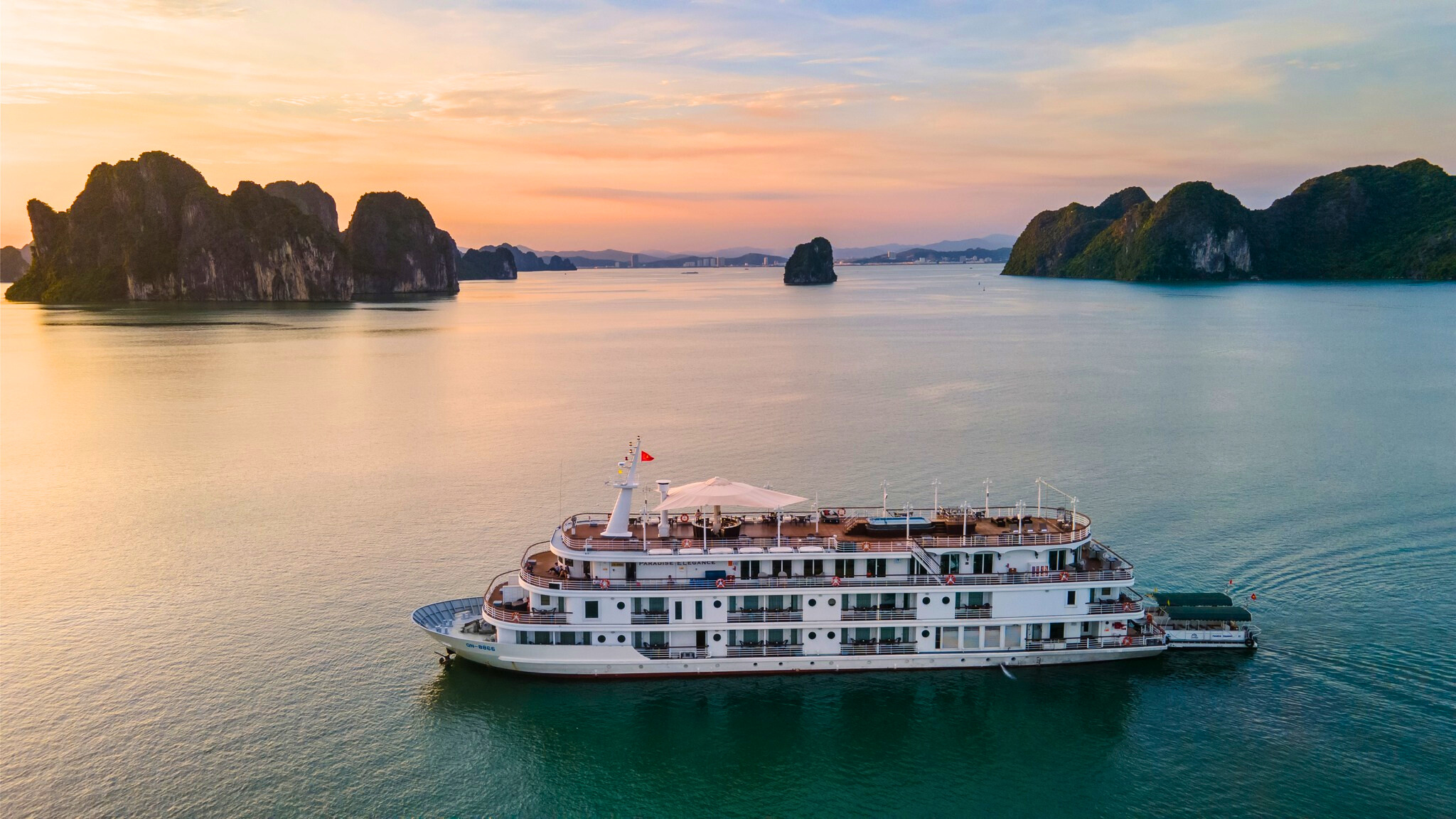Du lịch Quảng Ninh: Đón kỳ nghỉ 30/4 với xu hướng nghỉ dưỡng mới - Ảnh 3. Du lịch Quảng Ninh: Đón kỳ nghỉ 30/4 với xu hướng nghỉ dưỡng mới - Ảnh 3.