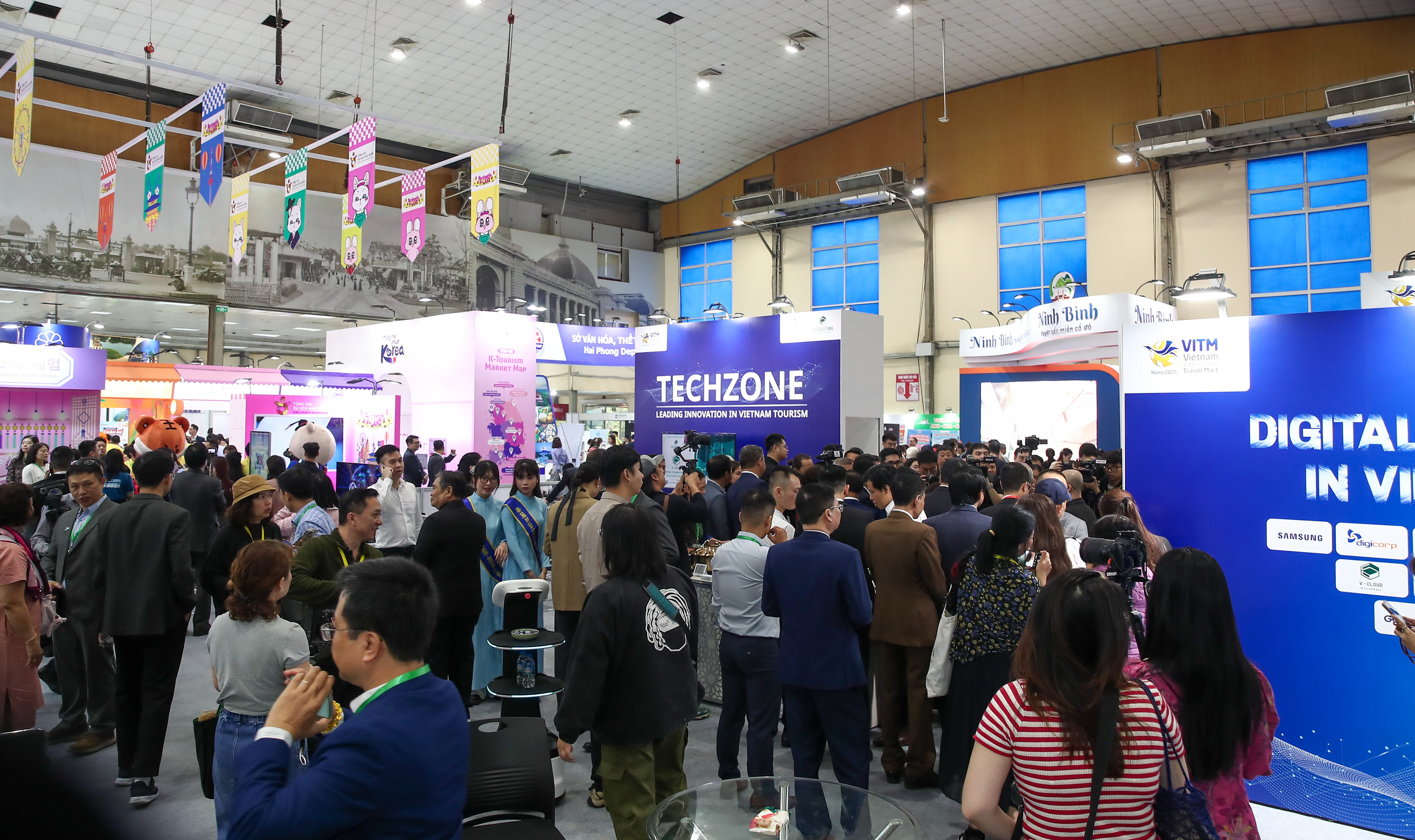 VITM Hà Nội 2025 có sự tham gia của trên 600 doanh nghiệp từ 55 tỉnh, thành phố của Việt Nam và 16 quốc gia, vùng lãnh thổ. 
