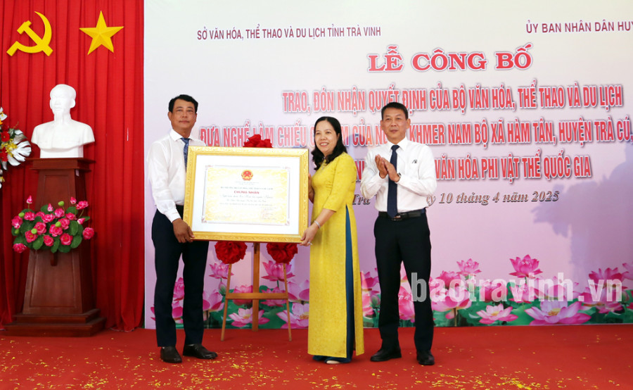 Trà Vinh: Làng nghề dệt chiếu Cà Hom xã Hàm Tân được công nhận di sản văn hóa phi vật thể quốc gia - Ảnh 2. Trà Vinh: Làng nghề dệt chiếu Cà Hom xã Hàm Tân được công nhận di sản văn hóa phi vật thể quốc gia - Ảnh 2.