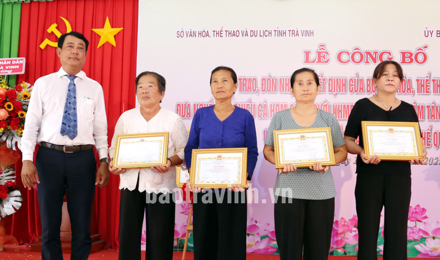 Trà Vinh: Làng nghề dệt chiếu Cà Hom xã Hàm Tân được công nhận di sản văn hóa phi vật thể quốc gia - Ảnh 5. Trà Vinh: Làng nghề dệt chiếu Cà Hom xã Hàm Tân được công nhận di sản văn hóa phi vật thể quốc gia - Ảnh 5.