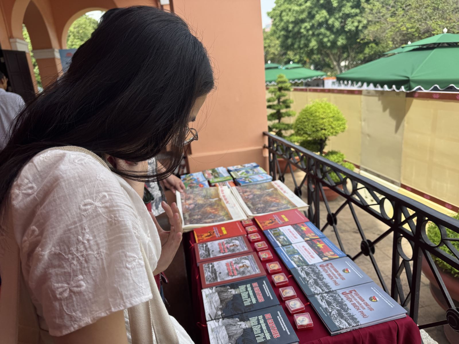 TP Hồ Chí Minh: Triển lãm tái hiện dấu ấn lịch sử và chân dung Chủ tịch Hồ Chí Minh - Ảnh 5. TP Hồ Chí Minh: Triển lãm tái hiện dấu ấn lịch sử và chân dung Chủ tịch Hồ Chí Minh - Ảnh 5.