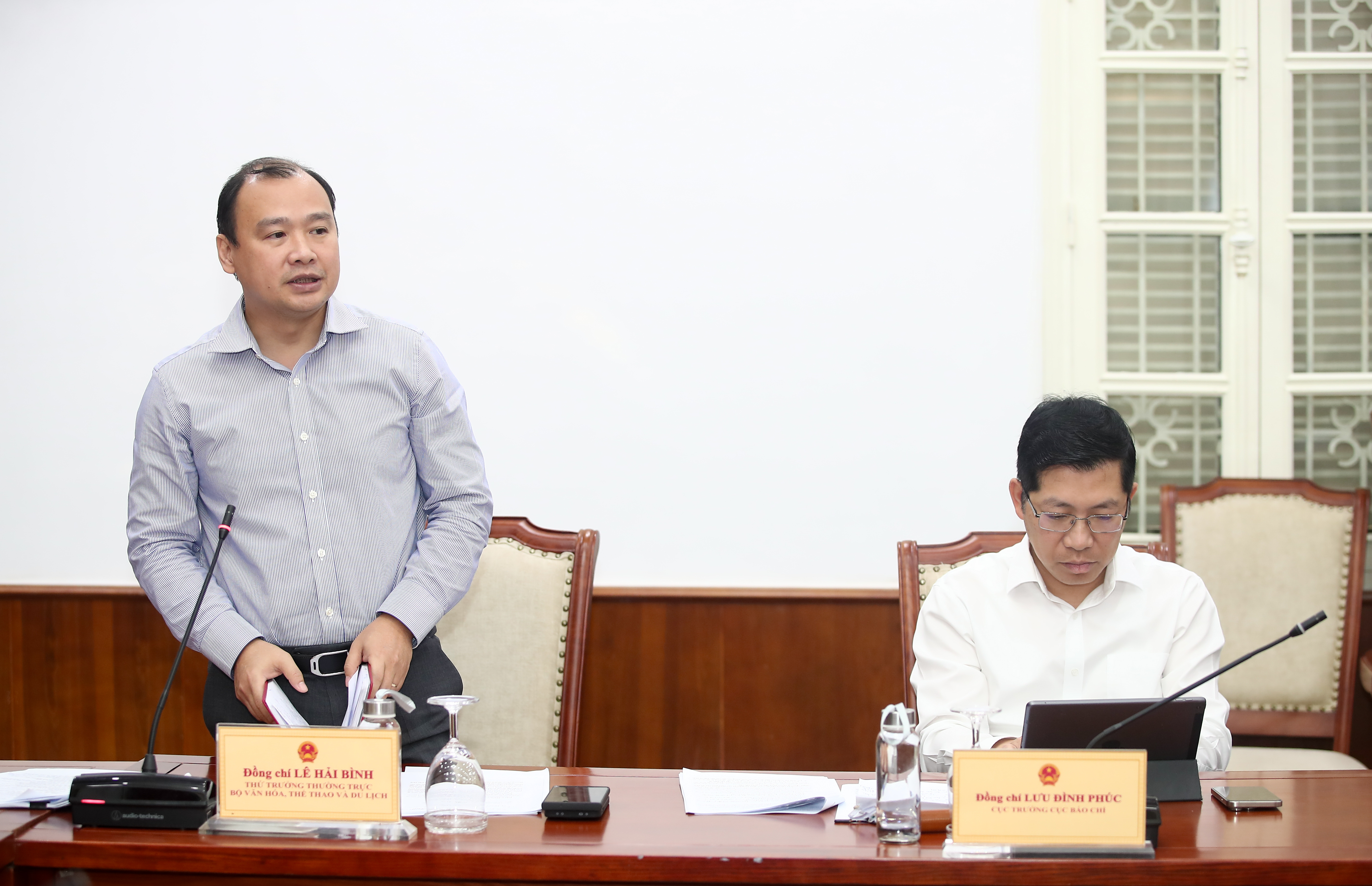 Thứ trưởng Thường trực Bộ VHTTDL Lê Hải Bình phát biểu tại buổi làm việc