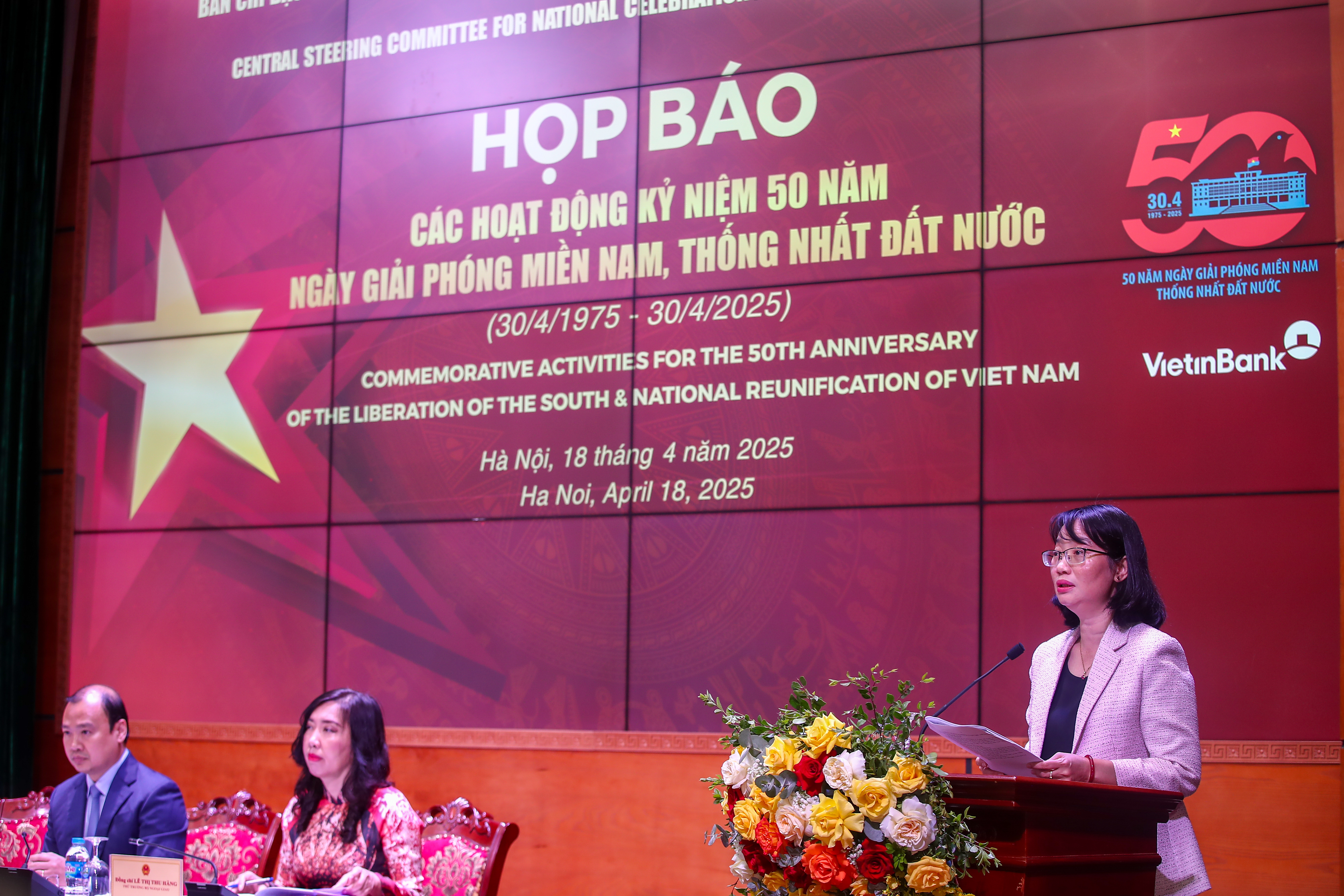Bà Trần Thị Diệu Thúy, Phó Chủ tịch UBND TP.HCM thông tin về các hoạt động Kỷ niệm 50 năm Ngày Giải phóng miền Nam, thống nhất đất nước.