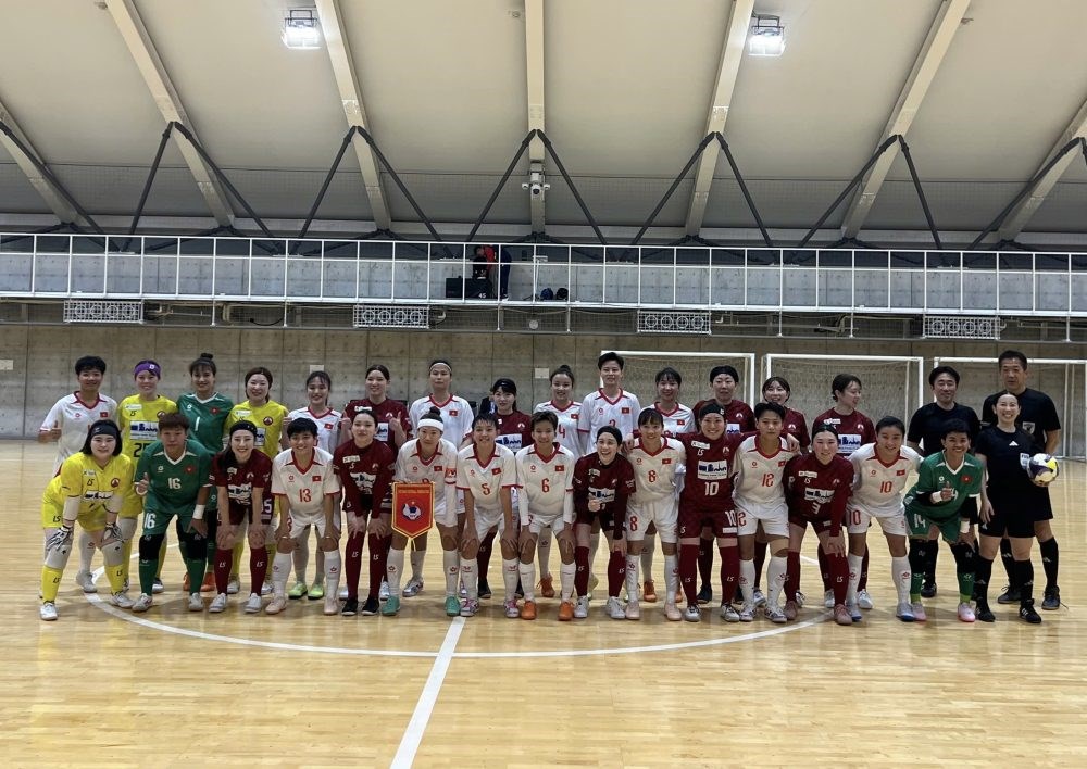 Đội tuyển Futsal nữ Việt Nam thắng trận đầu tiên trong chuyến tập huấn Nhật Bản - Ảnh 1. Đội tuyển Futsal nữ Việt Nam thắng trận đầu tiên trong chuyến tập huấn Nhật Bản - Ảnh 1.