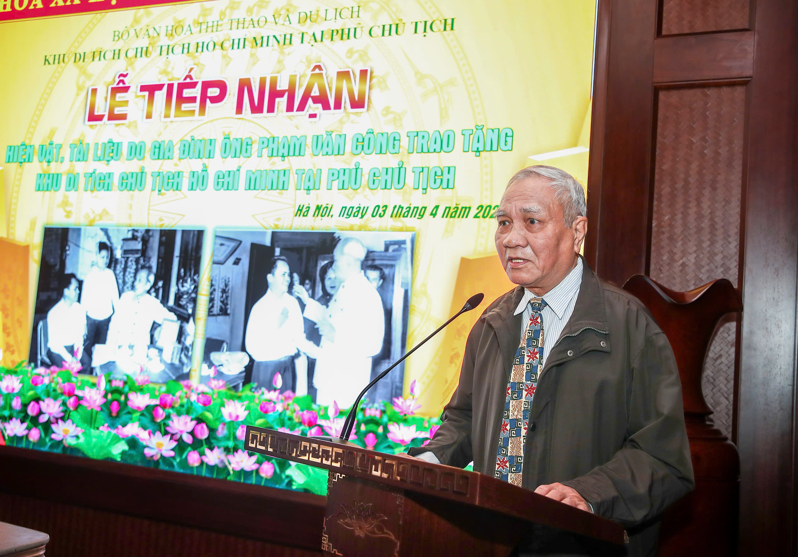 President Ho Chi Minh Relic Site at the Presidential Palace receives special artifacts about President Ho Chi Minh - Photo 3. Khu Di tích Chủ tịch Hồ Chí Minh tại Phủ Chủ tịch tiếp nhận hiện vật đặc biệt về Chủ tịch Hồ Chí Minh - Ảnh 3.