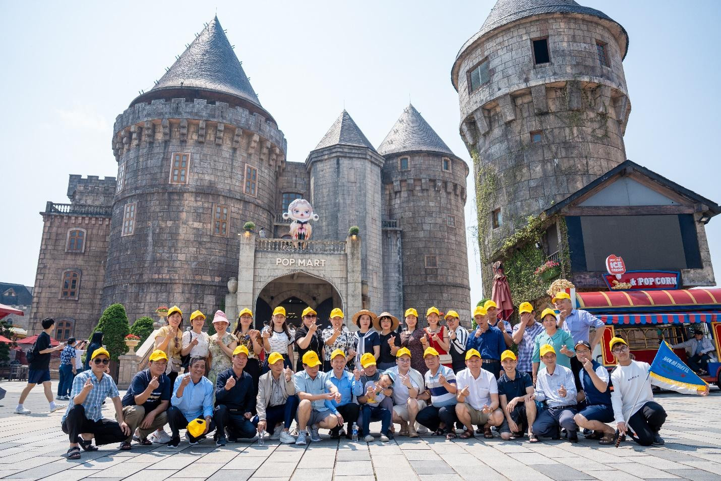 Sun World Ba Na Hills đón lượng khách kỷ lục dịp Giỗ Tổ Hùng Vương - Ảnh 3. Sun World Ba Na Hills đón lượng khách kỷ lục dịp Giỗ Tổ Hùng Vương - Ảnh 3.