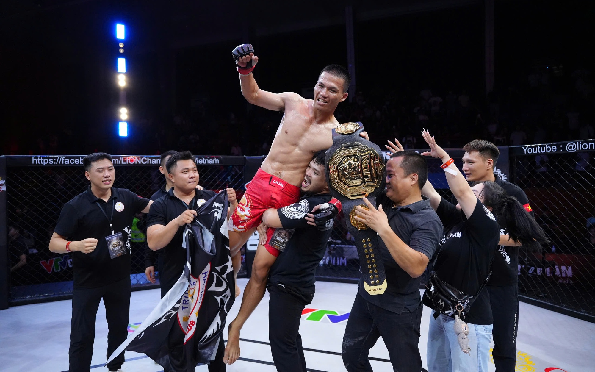 LION Championship 22: "Độc cô cầu bại" Wushu Việt Nam đánh bại đô vật Belarus, bảo vệ thành công đai vô địch